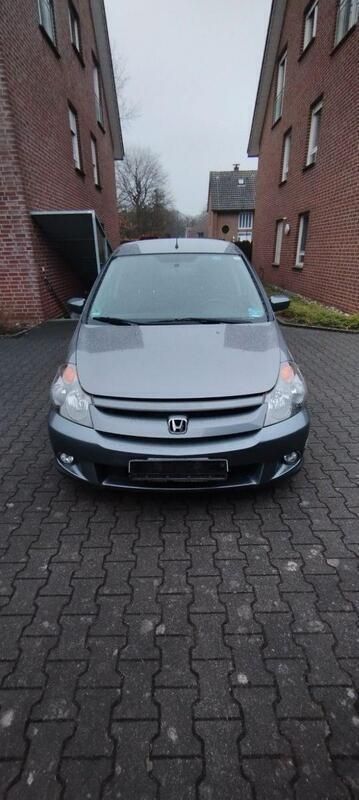 Grau Gebraucht 2004 Honda Stream Sport Van / Kleinbus | 2.120 € (Fairer Preis) - Bild 1/4