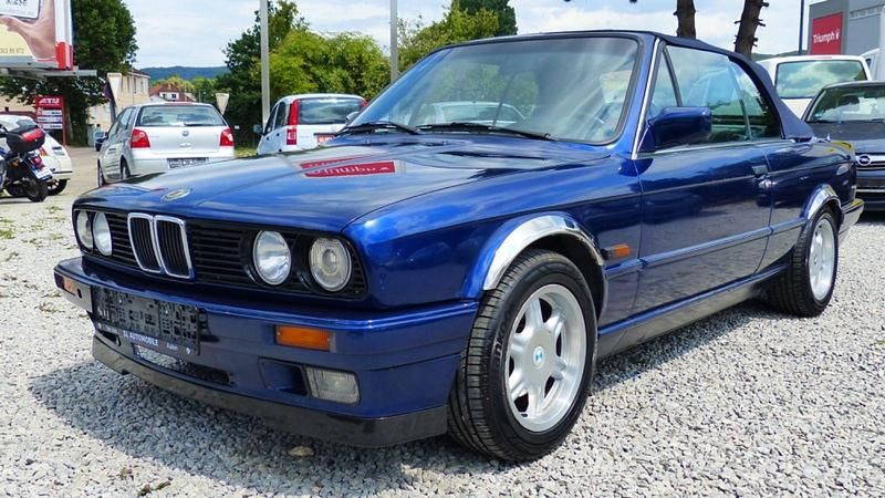 Blau Gebraucht 1992 BMW 318 Cabriolet Basis Cabrio | 6.999 € - Bild 1/4