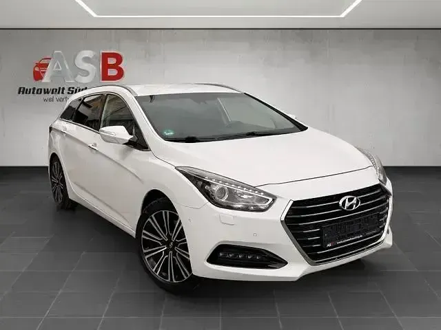 Gebraucht Hyundai i40 Premium 165 PS (121 kW) 2017 Weiß Kombi