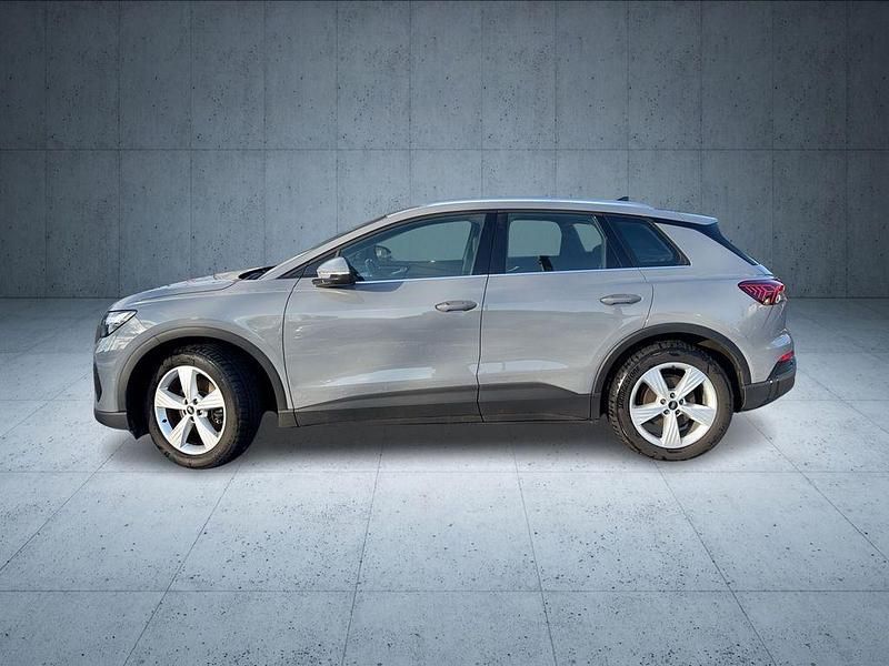 Gebraucht Audi Q4 e-tron Basis 125 kW (170 PS) 2022 Kieselgrau SUV