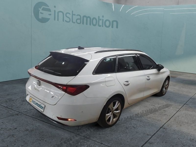 Weiß Gebraucht 2024 Seat Leon ST FR Kombi | 27.700 € (Fairer Preis) - Bild 1/2