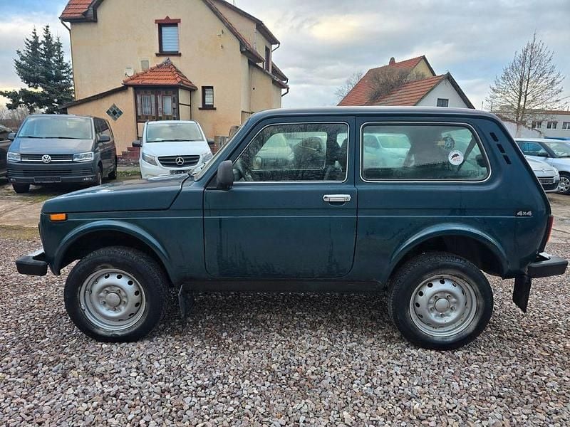 Gebraucht Lada niva 83 PS (61 kW) 2012 Grün SUV