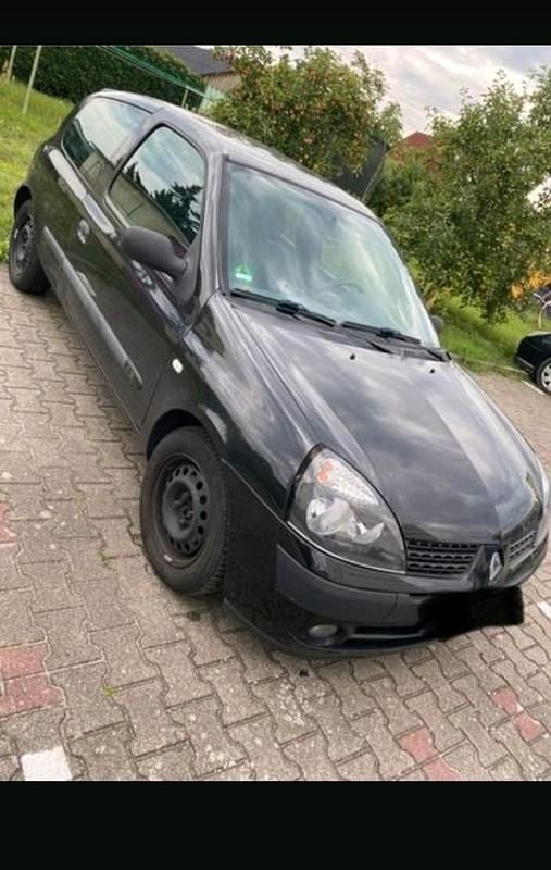 Second-hand Renault Clio II 58 CP (42 kW) 2006 Negru Hatchback