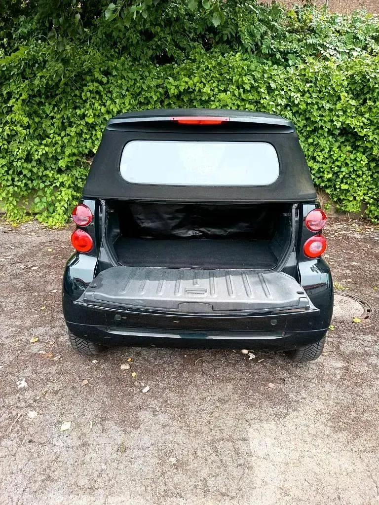 Gebraucht Smart ForTwo Cabrio 60 PS (44 kW) 2011 Schwarz Cabrio