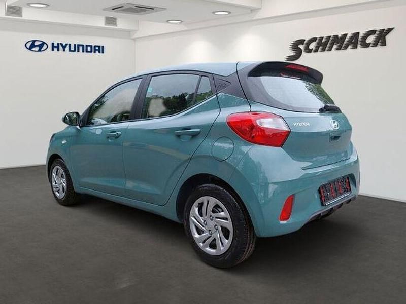 Gebraucht Hyundai i10 Select 63 PS (46 kW) 2025 Grün Kleinwagen