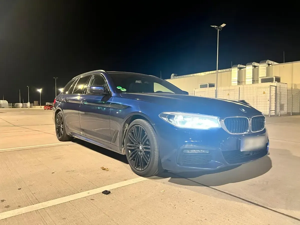 Gebraucht BMW 530 Performance 286 PS (210 kW) 2020 Blau Kombi
