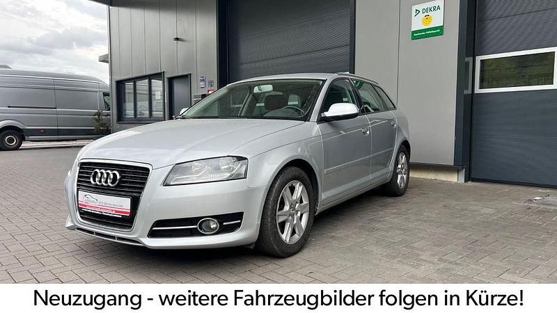 Silber Gebraucht 2012 Audi A3 Sportback Attraction Kleinwagen | 9.690 € (Etwas zu teuer) - Bild 1/4