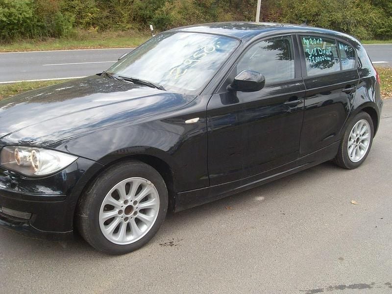 Schwarz Gebraucht 2010 BMW 116 Advantage Kleinwagen | 2.450 € (Superpreis) - Bild 1/3