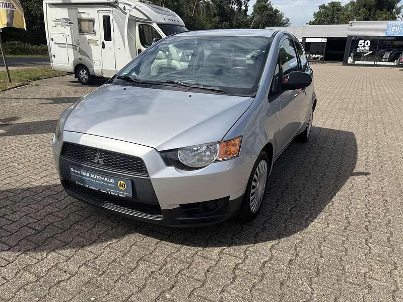 Haag silber metallic Gebraucht 2009 Mitsubishi Colt Inform Kleinwagen | 4.950 € (Etwas zu teuer) - Bild 1/4