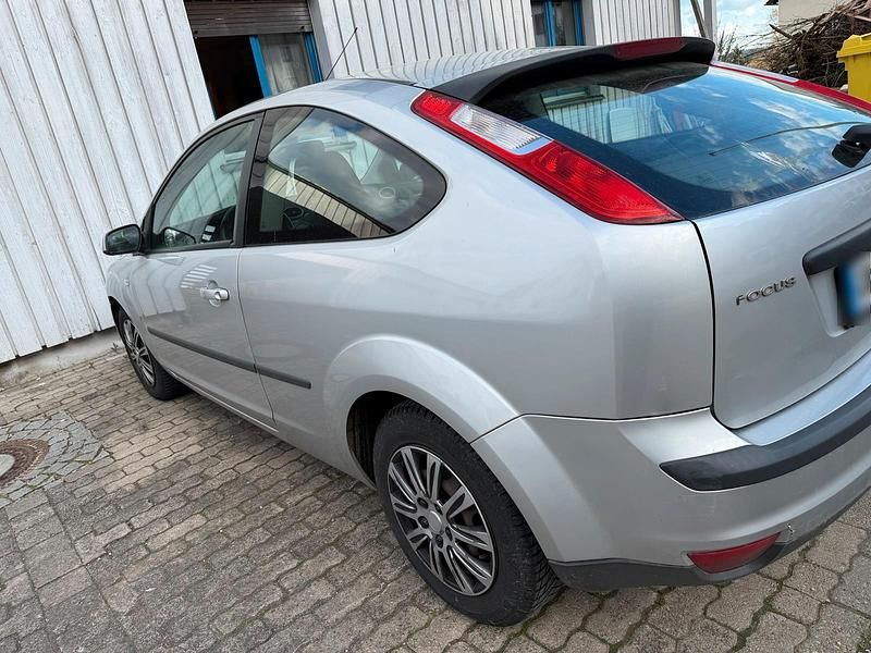 Second-hand Ford Focus 100 CP (73 kW) 2005 Berlinǎ