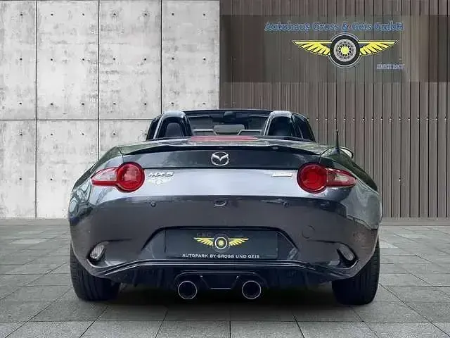 Gebraucht Mazda MX5 Signature 184 PS (135 kW) 2019 Machine gray Cabrio