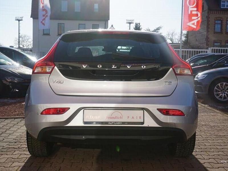 Gebraucht Volvo V40 Kinetic 122 PS (89 kW) 2018 Silber Kombi