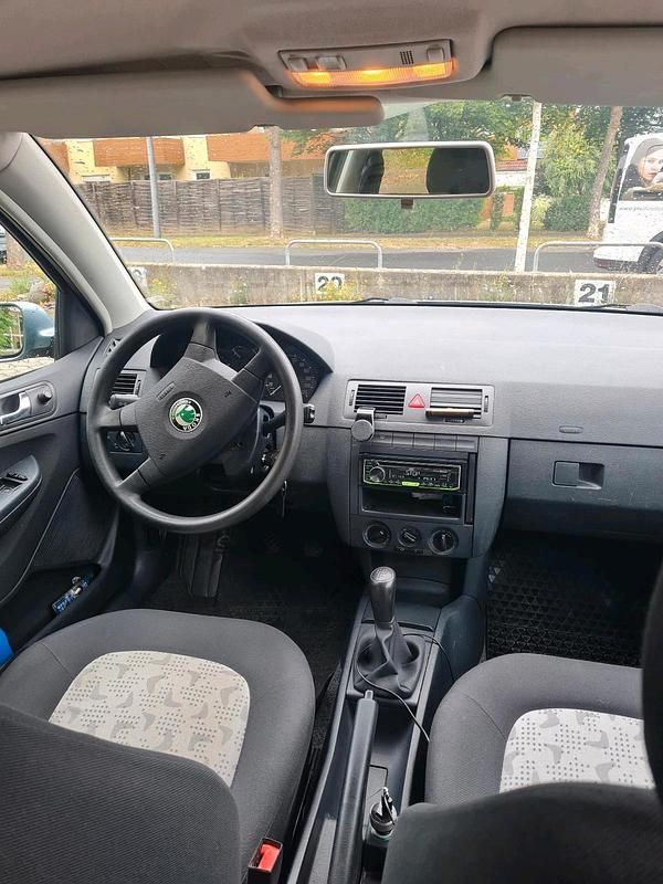 Gebraucht Skoda Fabia 68 PS (50 kW) 2004 Blau Kleinwagen