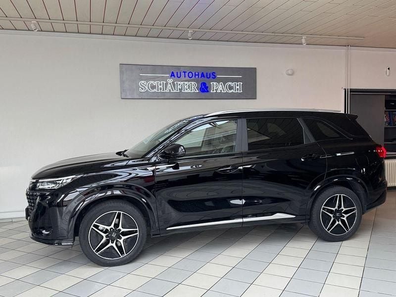 Neu DFSK E5 102 PS (75 kW) 2026 Schwarz SUV