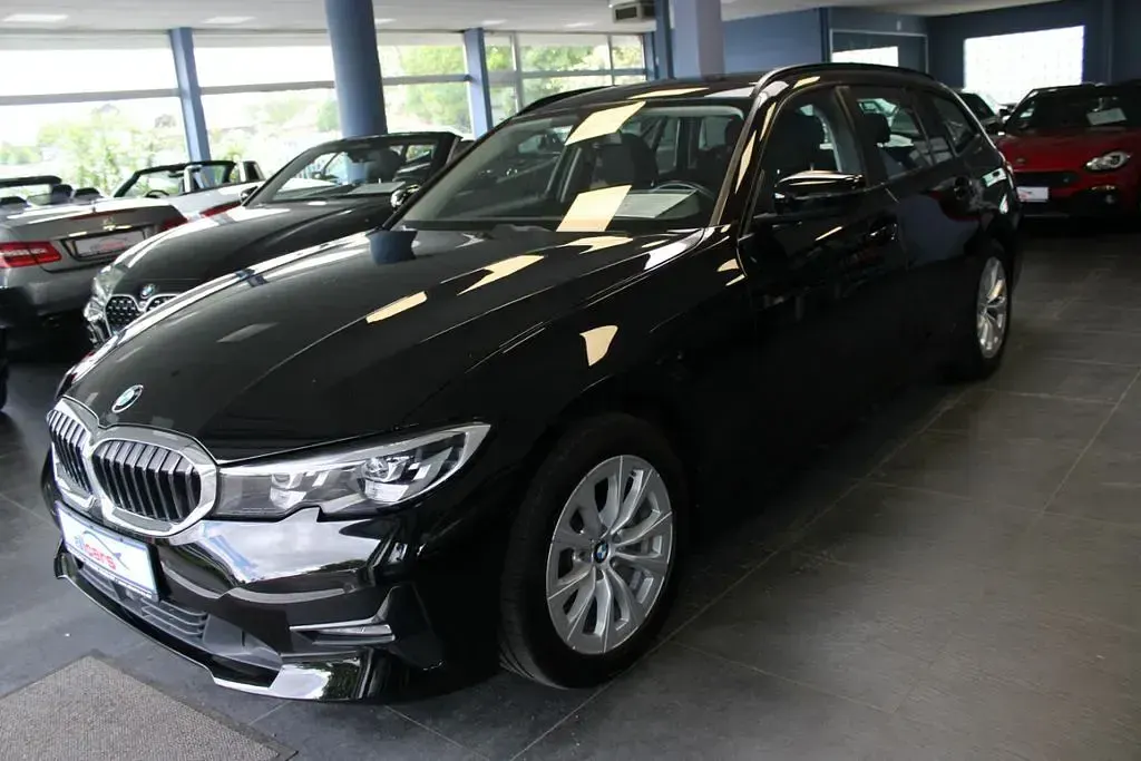 Gebraucht BMW 318 Advantage 150 PS (110 kW) 2021 Schwarz Kombi