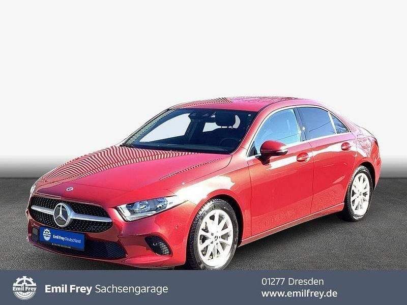Gebraucht Mercedes A180 Style 136 PS (100 kW) 2020 Rot Limousine