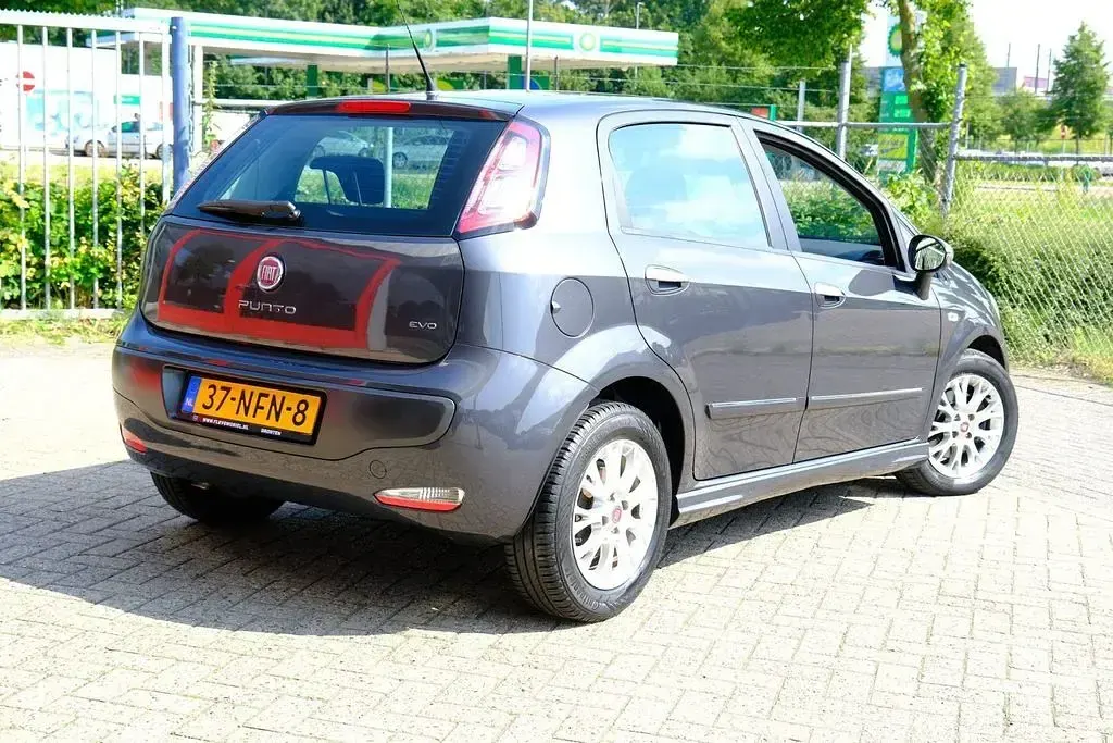 Gebraucht Fiat Punto Evo Dynamic 84 PS (61 kW) 2010 Grau Kleinwagen
