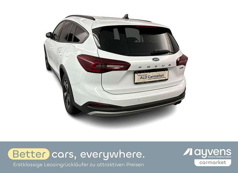 Gebraucht Ford Focus 125 PS (91 kW) 2022 Frostweiß Coupé