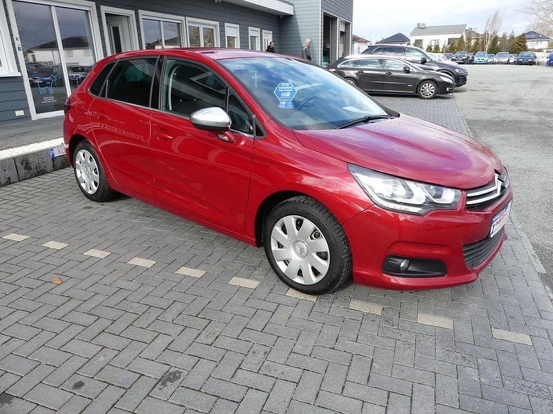 Gebraucht Citroën C4 SELECTION 131 PS (96 kW) 2016 Rot Kleinwagen