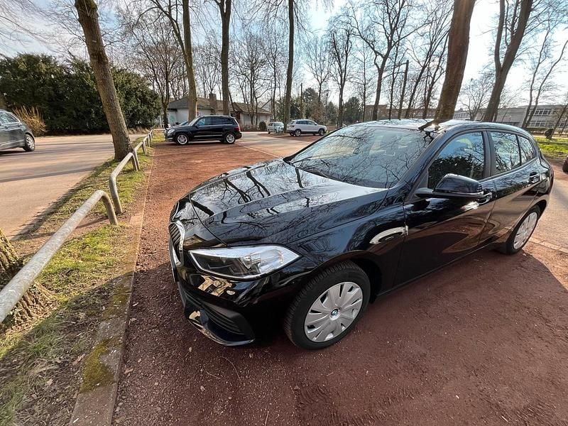 Gebraucht BMW 116 109 PS (80 kW) 2023 Schwarz Kleinwagen
