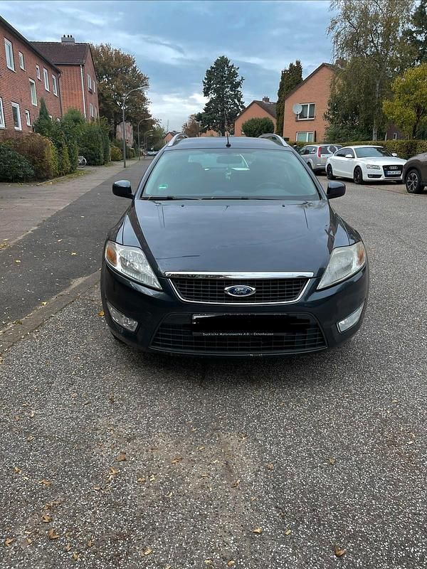 Blau Gebraucht 2010 Ford Mondeo Limousine | 1.800 € - Bild 1/4