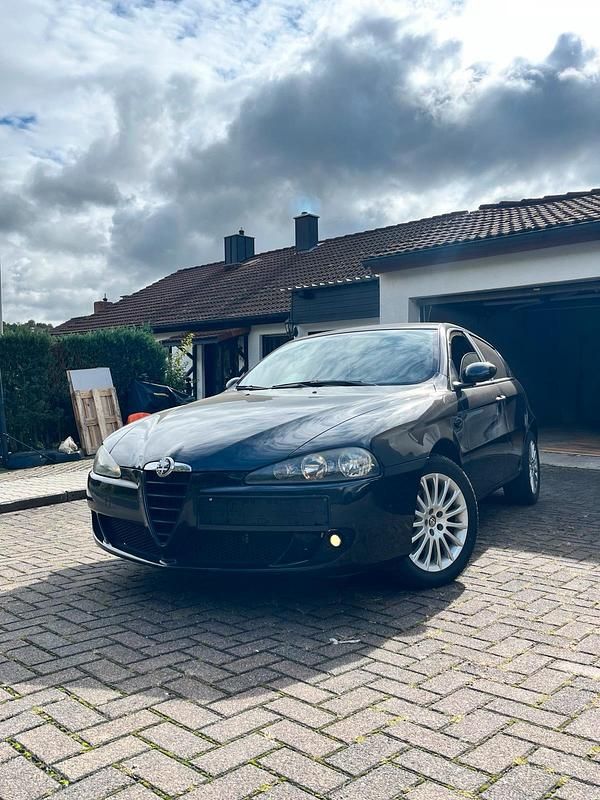 Schwarz Gebraucht 2008 Alfa Romeo 147 Kleinwagen | 2.100 € (Fairer Preis) - Bild 1/4