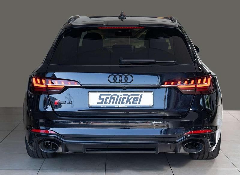 Gebraucht Audi RS4 450 PS (330 kW) 2024 Sebringschwarz kristalleffekt Kombi