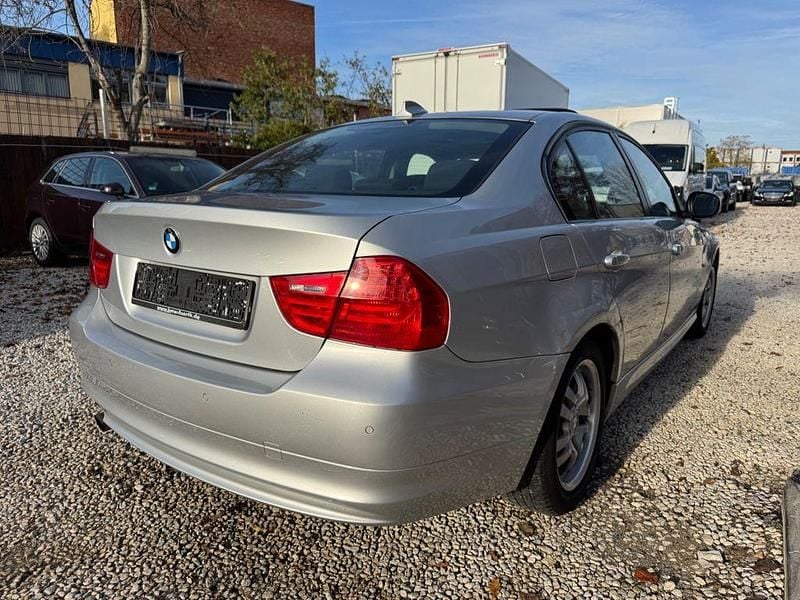 Gebraucht BMW 318 Comfort Edition 143 PS (105 kW) 2011 Silber Limousine