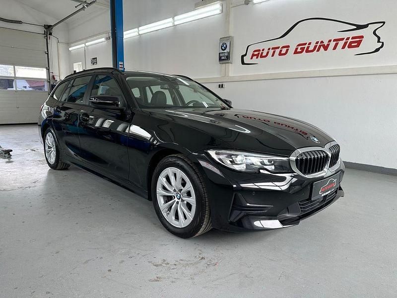 Schwarz Gebraucht 2021 BMW 320 Advantage Kombi | 24.999 € (Fairer Preis) - Bild 1/4