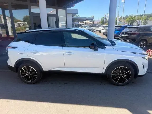 Neu Nissan Qashqai N-Way 158 PS (116 kW) 2026 Pearl white / black SUV