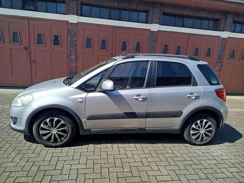 Gebraucht Suzuki SX4 Comfort 107 PS (78 kW) 2006 Silber Limousine