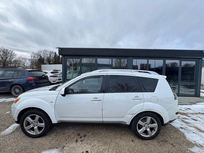 Gebraucht Mitsubishi Outlander Intense 156 PS (114 kW) 2008 Weiß SUV