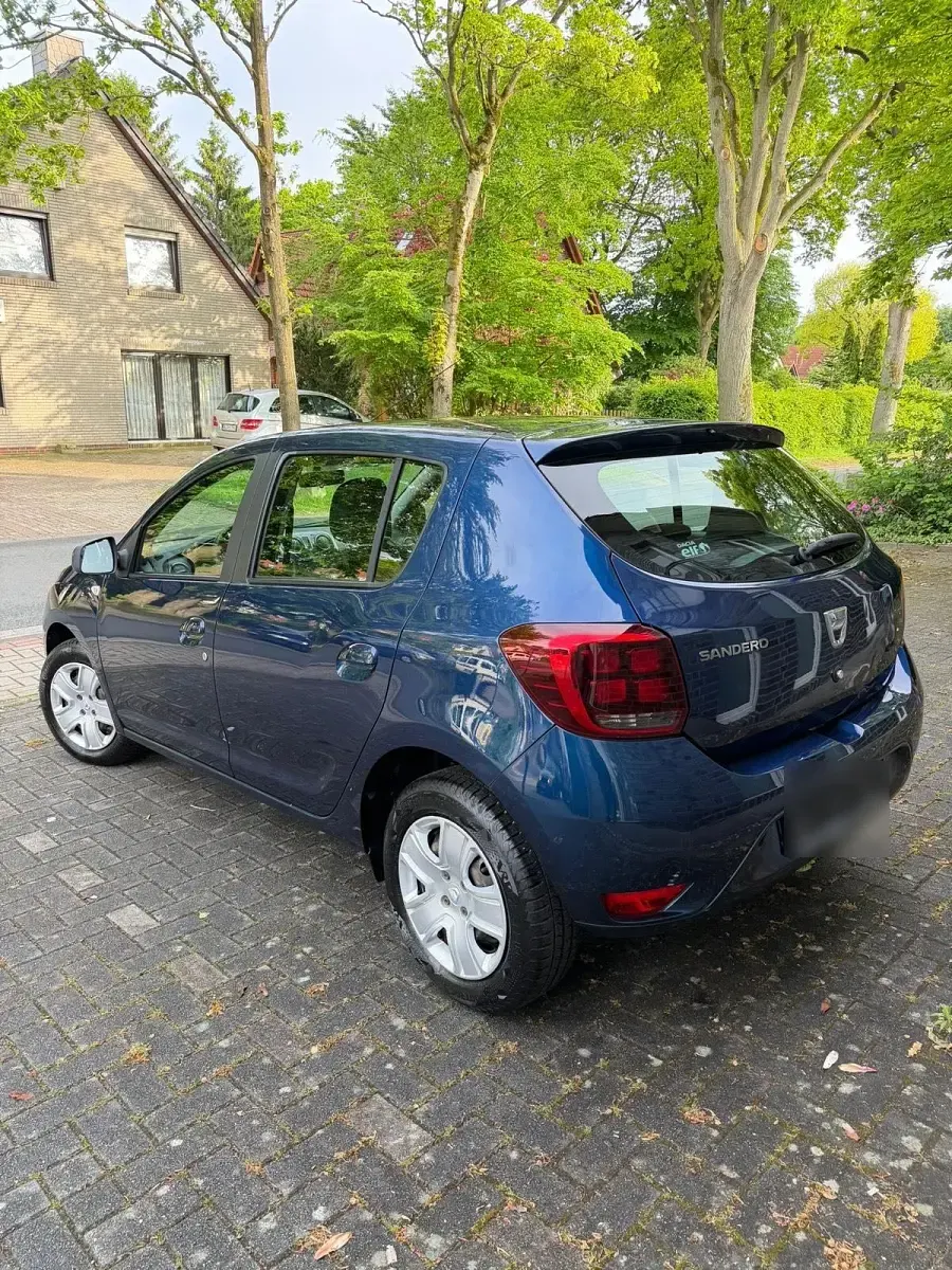 Używany Dacia Sandero 90 KM (66 kW) 2017 Niebieski Hatchback