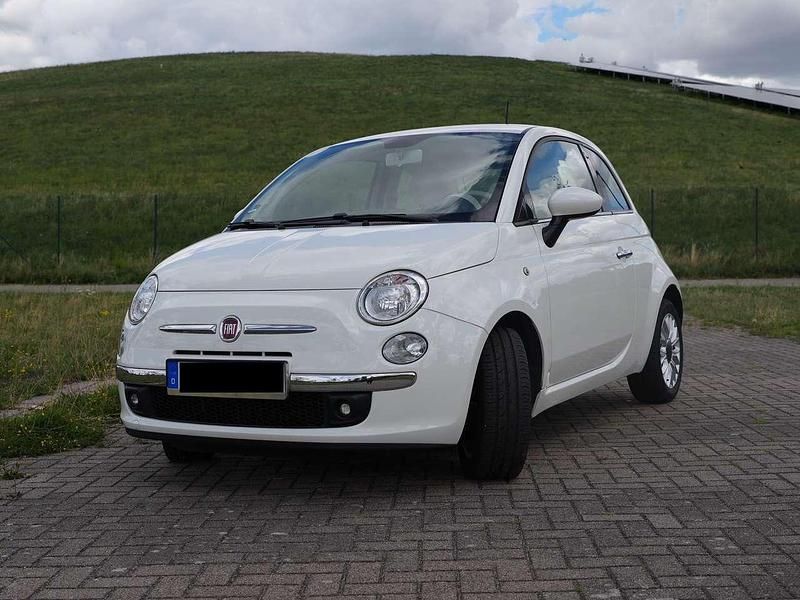 Weiß Gebraucht 2015 Fiat 500 Lounge Kleinwagen | 7.500 € (Fairer Preis) - Bild 1/4