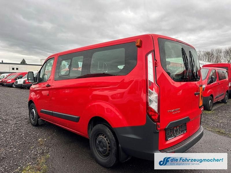 Second-hand Ford Transit Custom 101 CP (74 kW) 2015 Roșu Monovolum