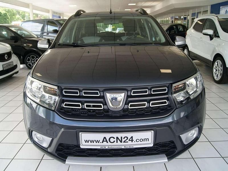 Gebraucht Dacia Logan Stepway 90 PS (66 kW) 2019 Grau "comete" Limousine