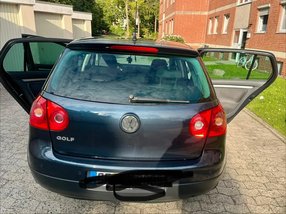 Gebraucht VW Golf V 116 PS (85 kW) 2007 Blau Limousine