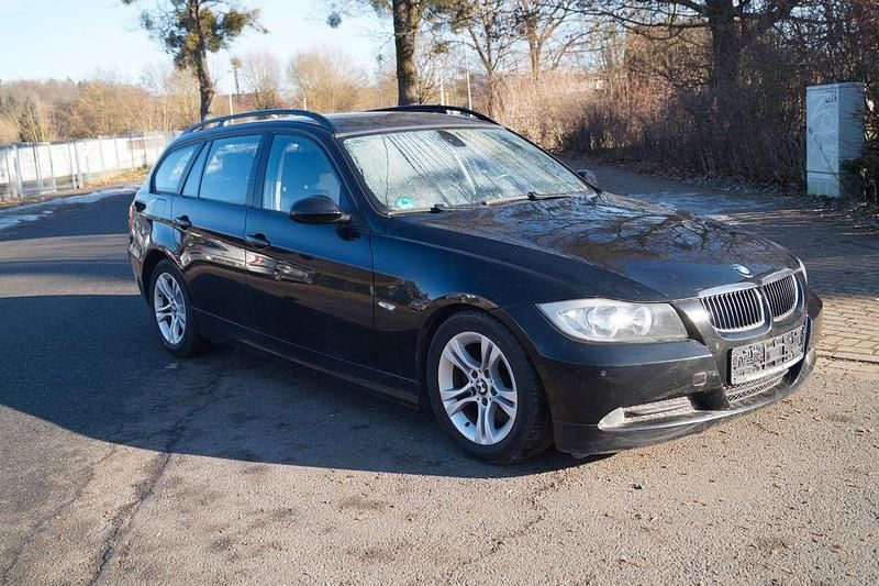 Gebraucht BMW 320 Advantage 177 PS (130 kW) 2007 Schwarz Kombi