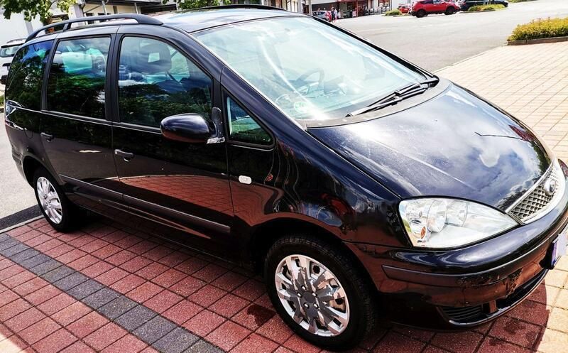 Schwarz Gebraucht 2004 Ford Galaxy Van / Kleinbus | 2.490 € (Etwas zu teuer) - Bild 1/4