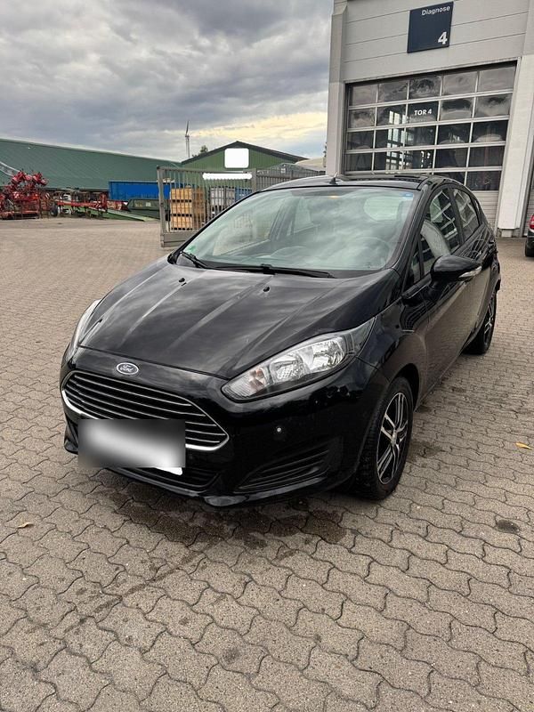 Schwarz Gebraucht 2015 Ford Fiesta Kleinwagen | 6.999 € - Bild 1/4