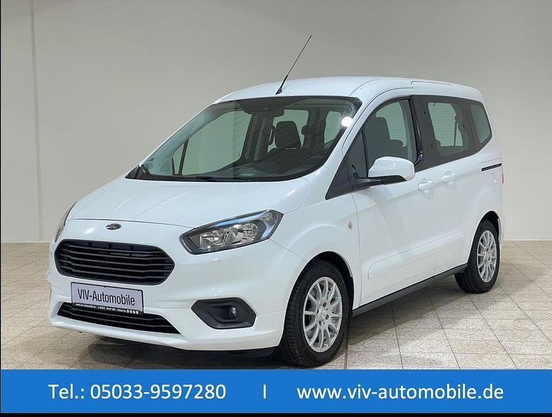 Gebraucht Ford Tourneo Courier Trend 101 PS (74 kW) 2018 Weiß Van / Kleinbus