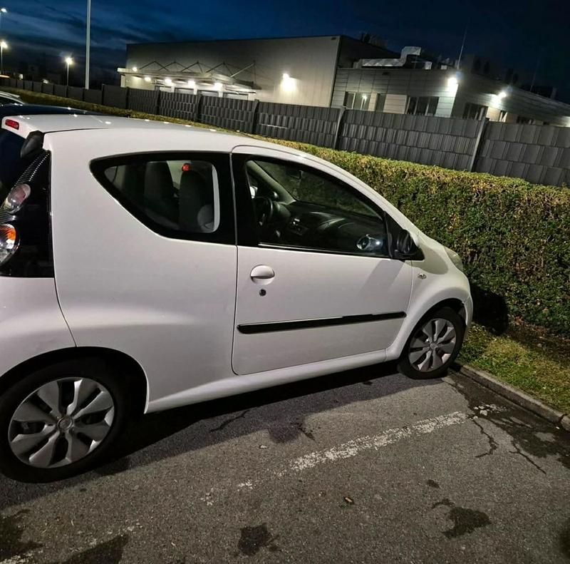 Gebraucht Citroën C1 68 PS (50 kW) 2011 Weiß Kleinwagen