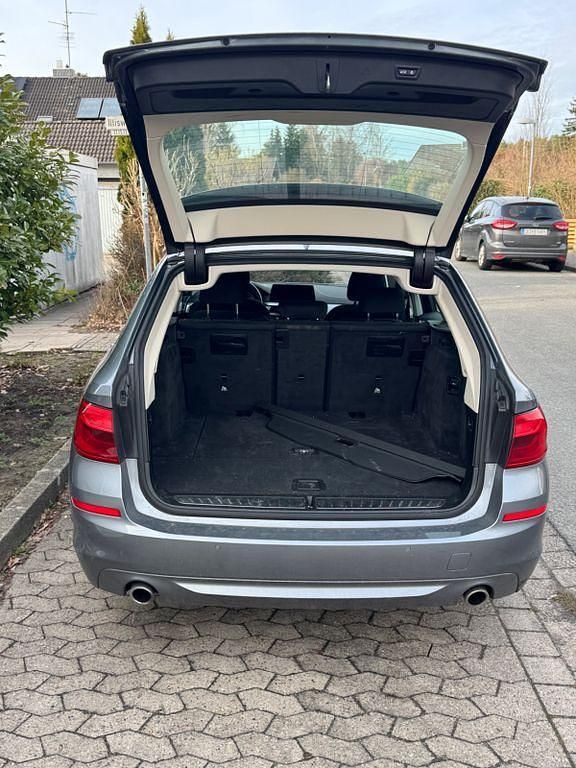 Gebraucht BMW 530 265 PS (194 kW) 2018 Grau Kombi