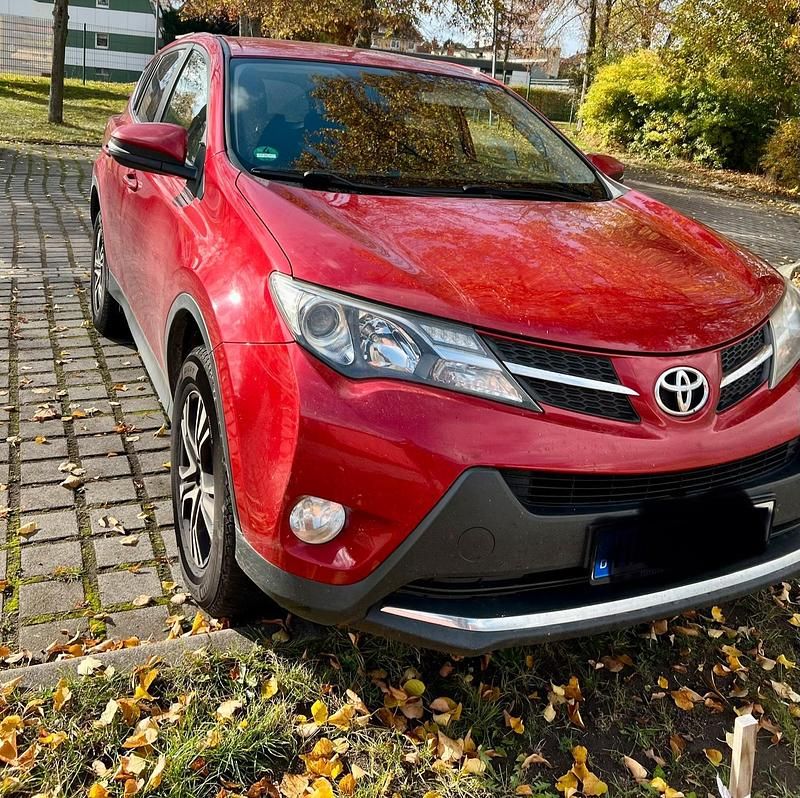 Rot Gebraucht 2015 Toyota Ist Limousine | 12.900 € - Bild 1/4