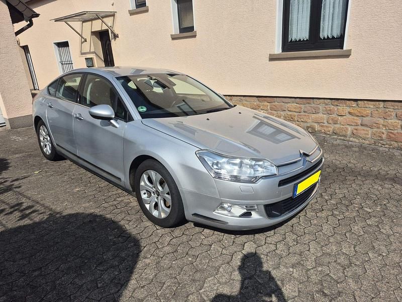 Grau Gebraucht 2010 Citroën C5 Tendance Limousine | 5.500 € - Bild 1/4