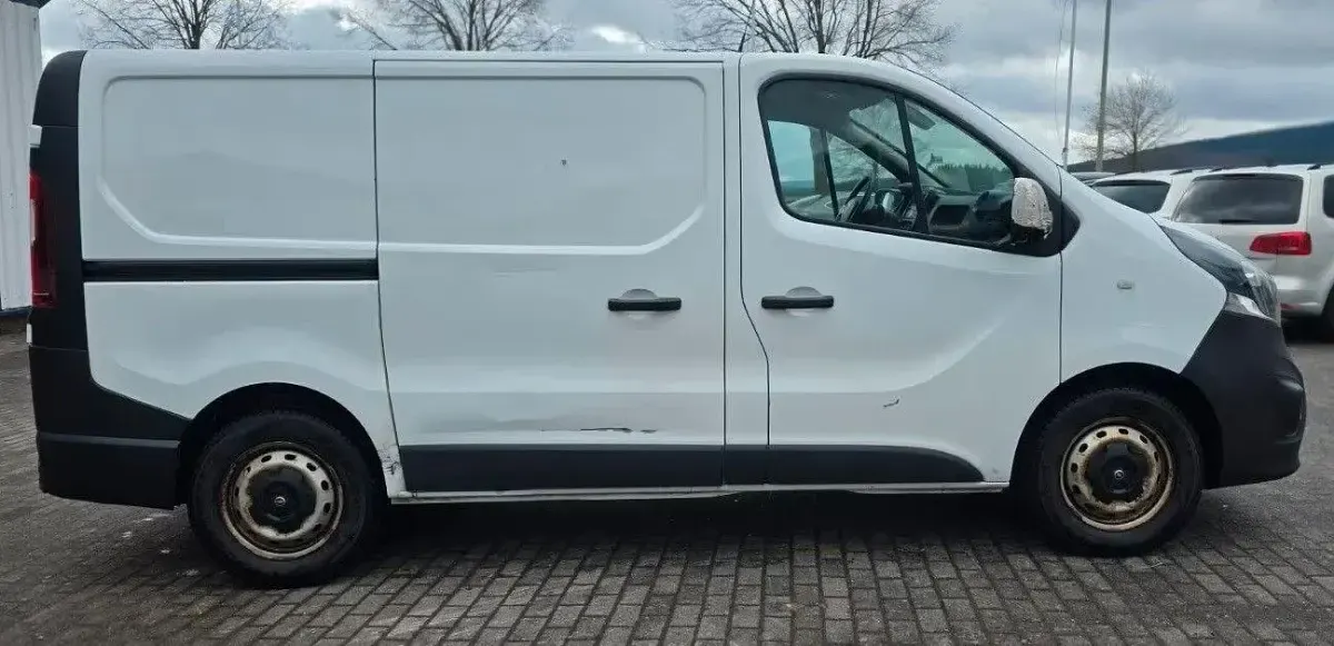Gebraucht Opel Vivaro 120 PS (88 kW) 2017 Weiß Van / Kleinbus