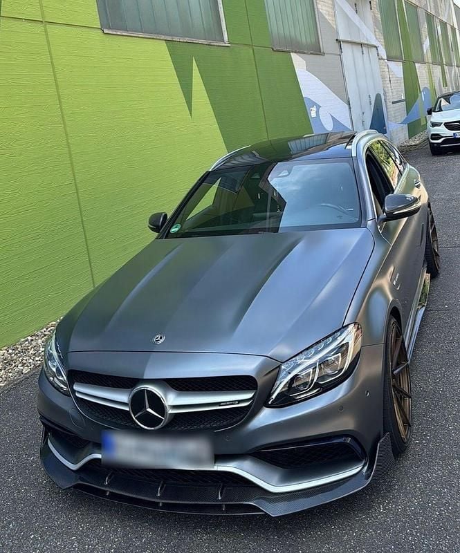 Schwarz Gebraucht 2018 Mercedes C63 AMG AMG Kombi | 42.000 € (Fairer Preis) - Bild 1/4
