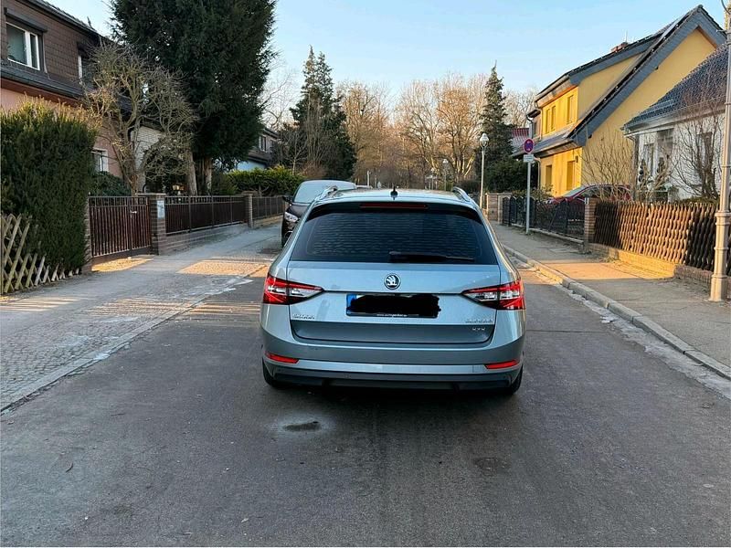 Gebraucht Skoda Superb 190 PS (139 kW) 2017 Grau Kombi