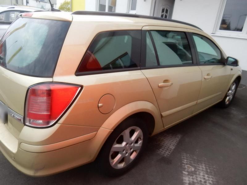 Gebraucht Opel Astra 150 PS (110 kW) 2005 Gold Kombi