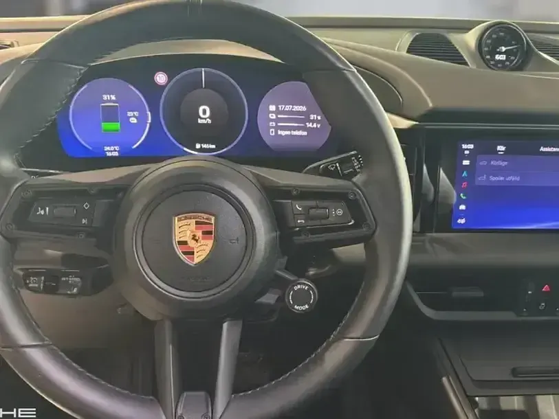 Gebraucht Porsche Macan 4 Electric 300 kW (408 PS) 2024 Tiefschwarz SUV